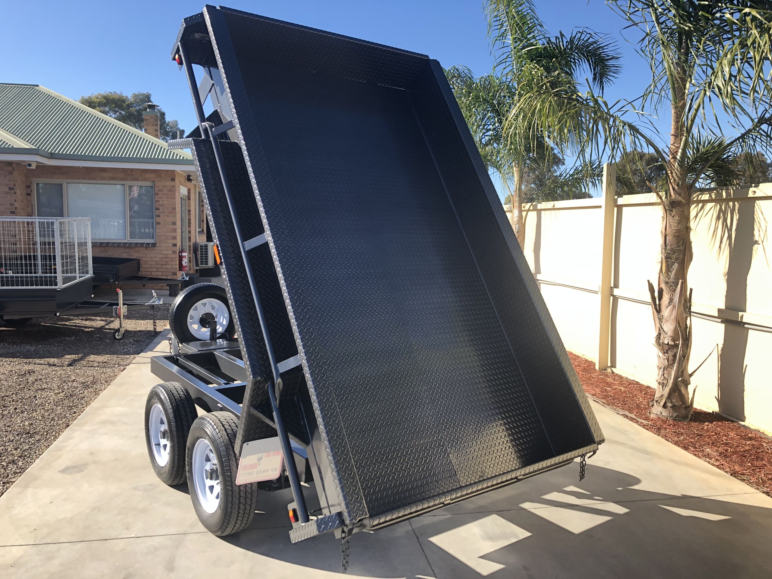 8x5 Deluxe Heavy Duty Tandem Hydraulic Tipper Trailer for Sale - Brisbane — image 5