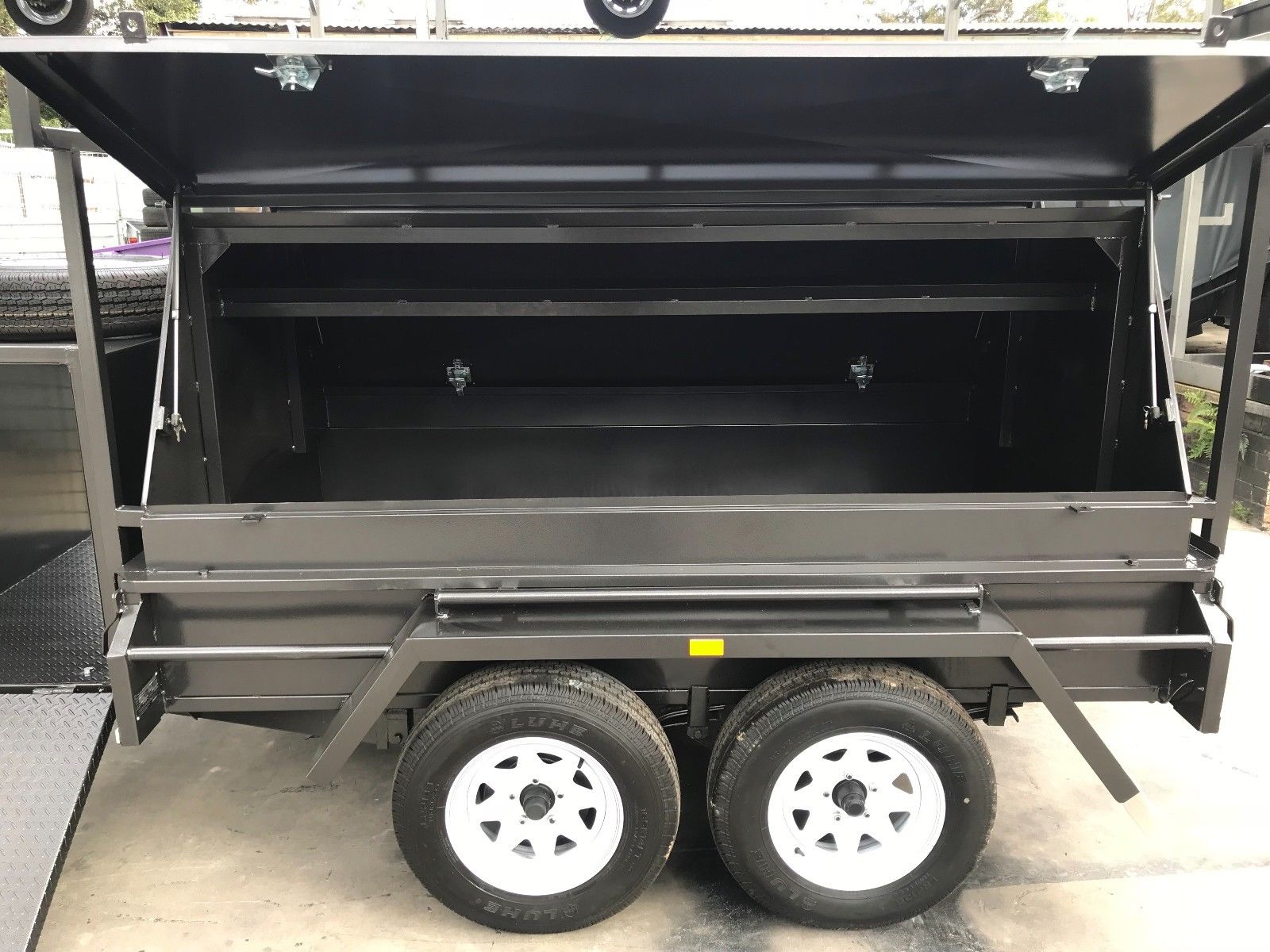 8x5 Tandem Tradesman Trailer For Sale With Compressor Box — image 4