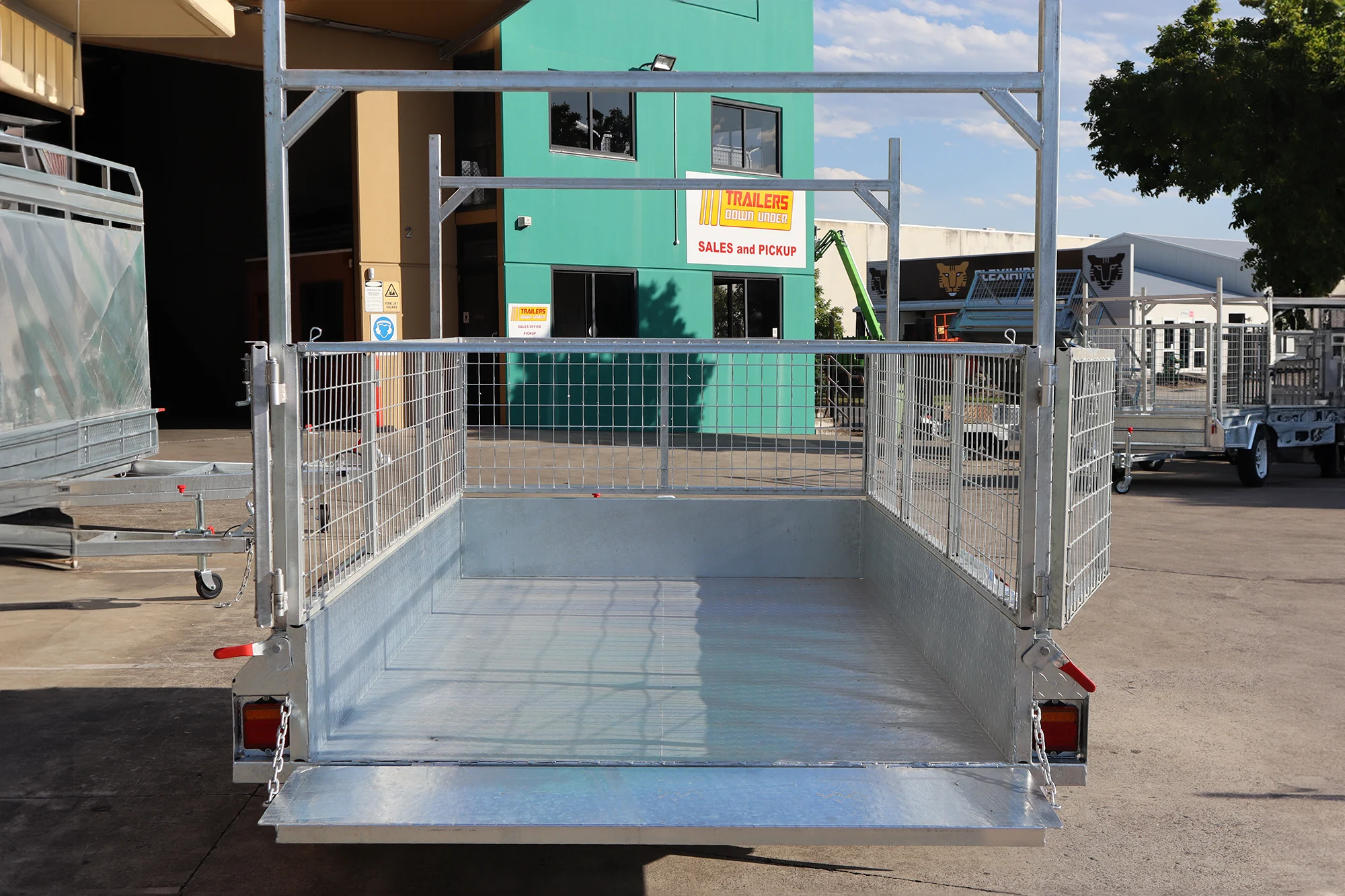 8x5 Galvanised 2ft Cage Trailer with Ladder Racks and Tilt Function for Sale — image 7