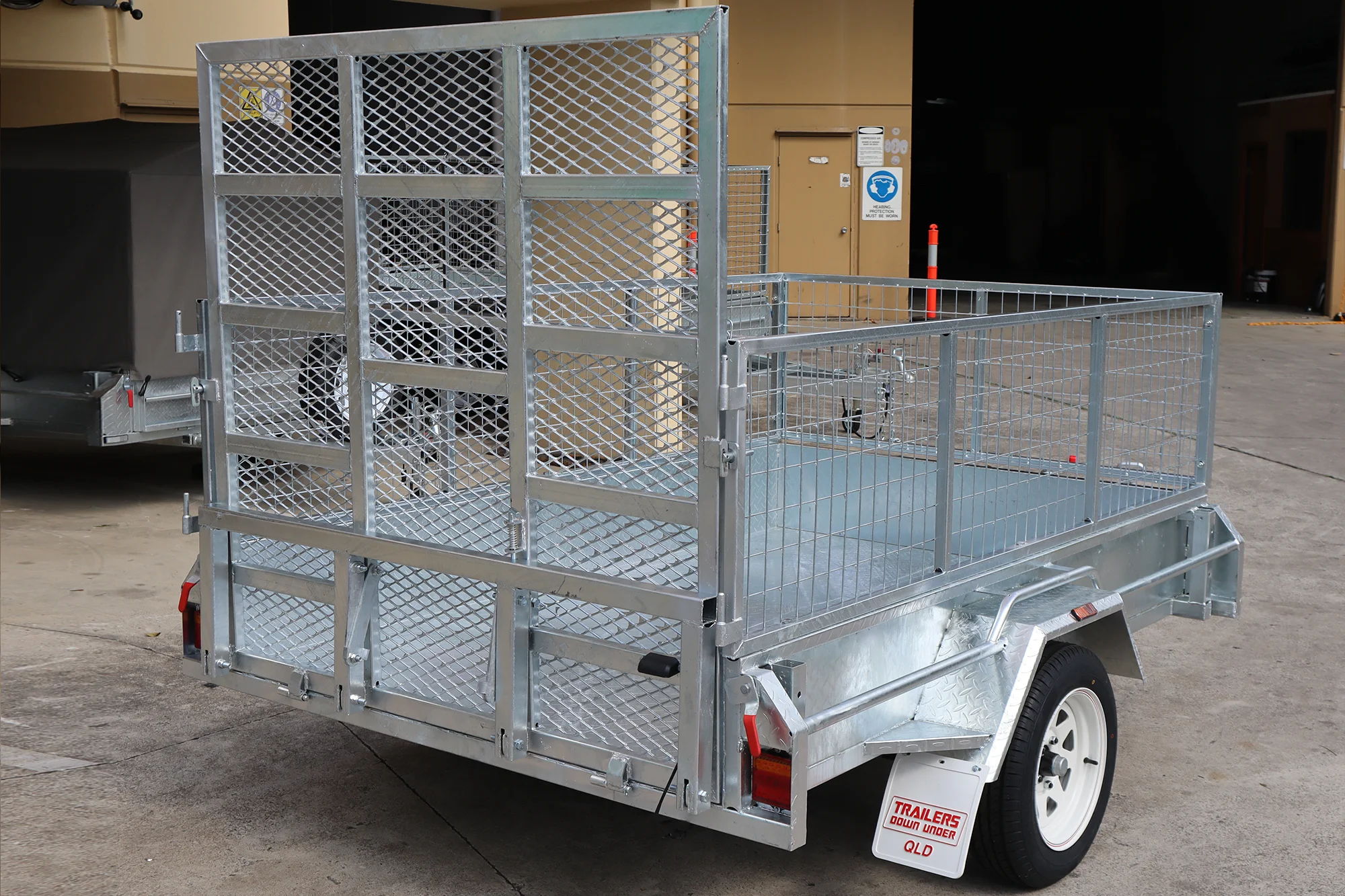 8x5 Galvanised 2ft Cage Trailer with 5ft Drop Down Ramp & Tilt Function for Sale Brisbane — image 9