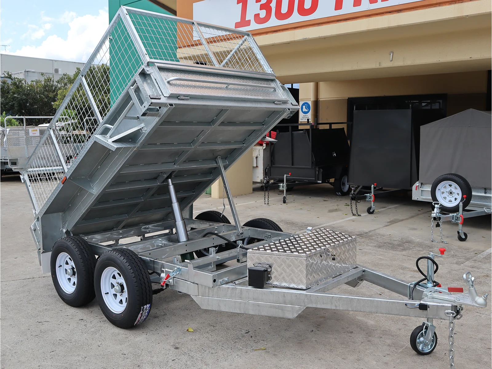 8x5 Galvanised Hydraulic Tipper Trailer 2ft Cage and Ramps | 3.5 Tonne | Rocker Roller Suspension — image 3