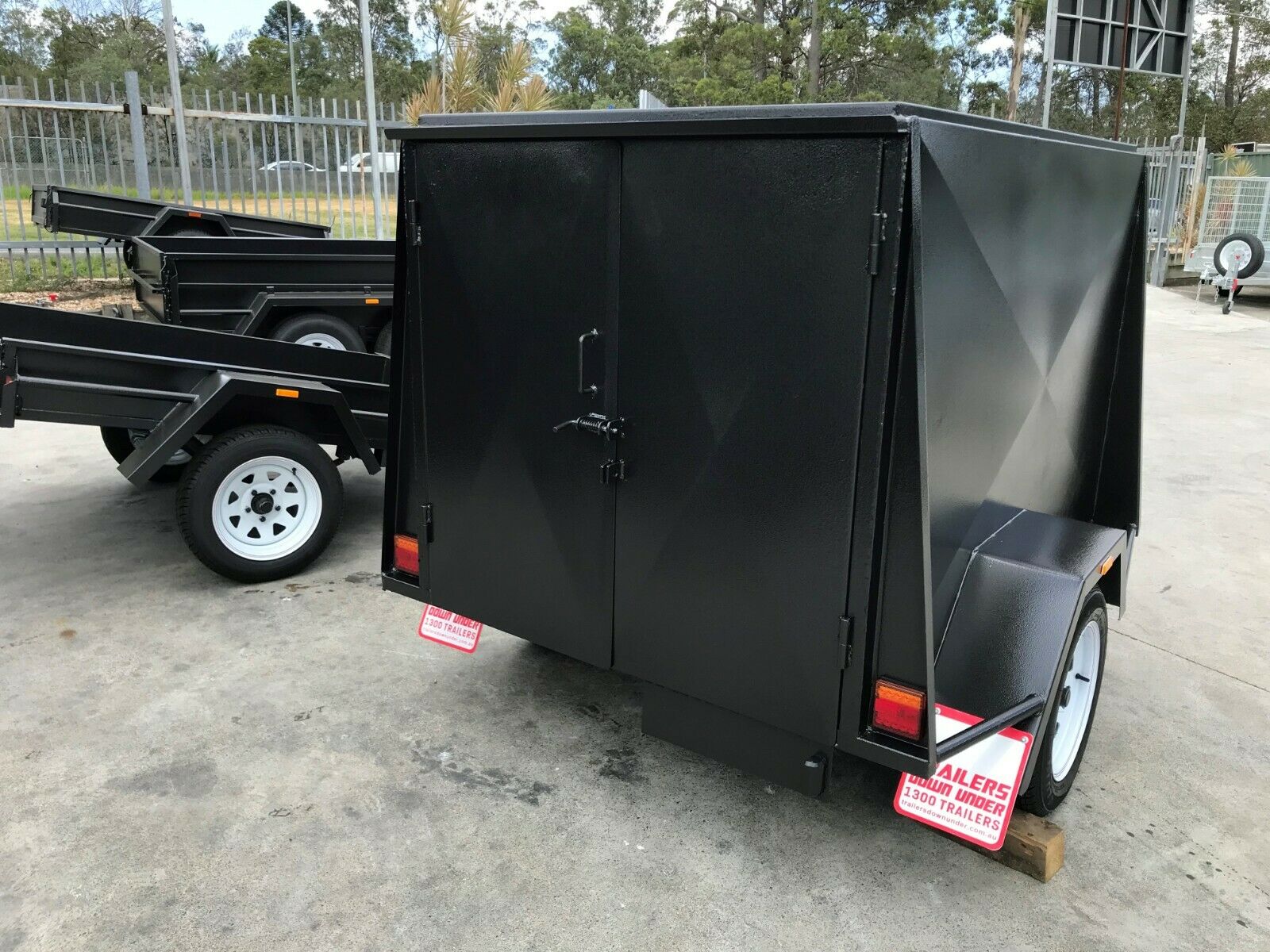 6x4 Heavy Duty Single Axle Fully Enclosed VAN Luggage Trailer For Sale — image 5