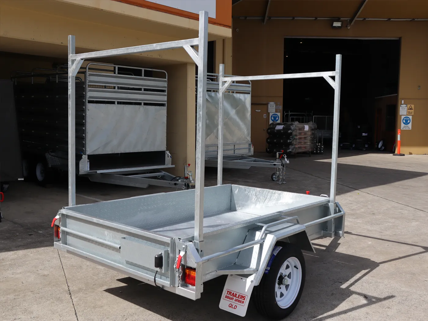 7x4 galvanised box trailer with racks