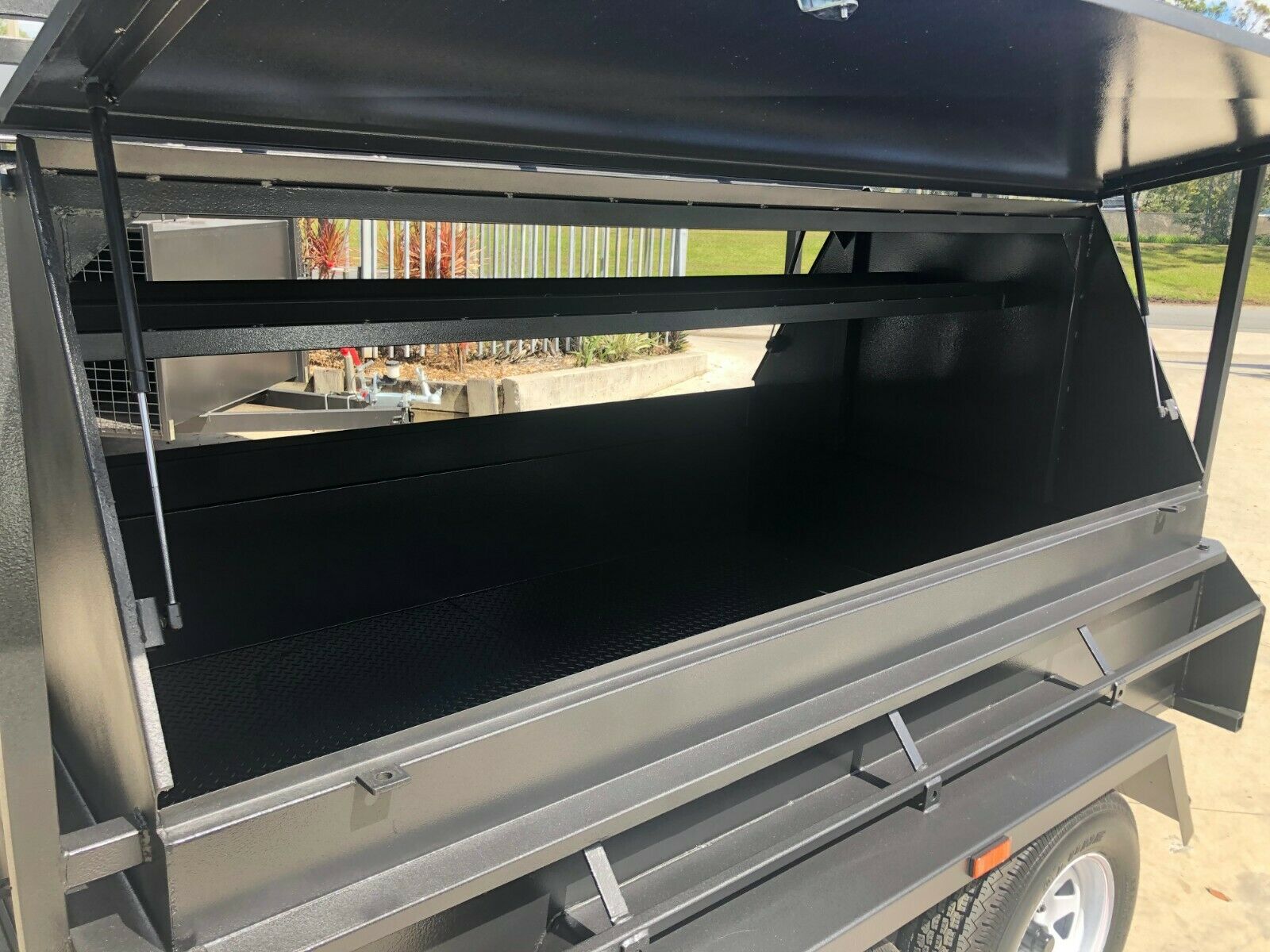 8x5 Tandem Builders Trailer | 750mm High Tradesman Top | 340mm High Sides — image 6