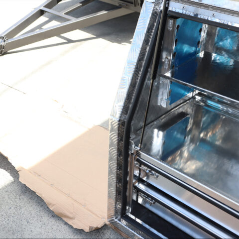 Aluminium Toolbox with 4 Drawers for Ute Storage, Trailer Storage or Truck Storage — image 8