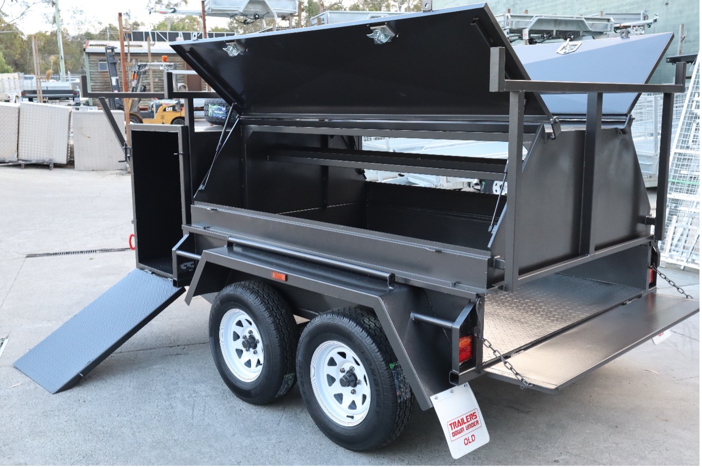 8X5 Tandem Heavy-Duty Tadesman Trailer with Compressor Box and added Drawbar Ladder Rack — image 7