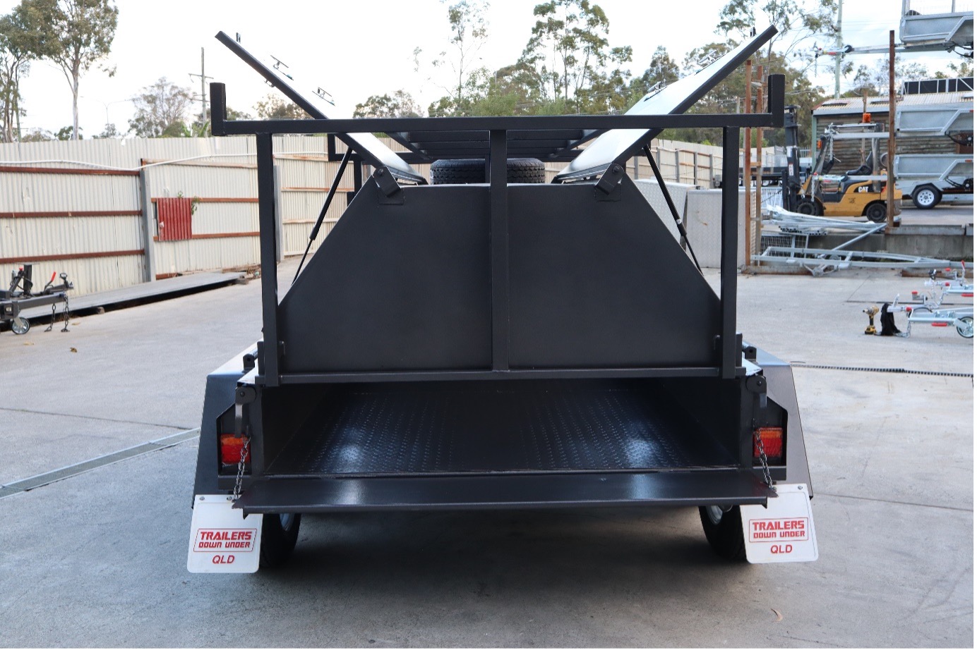 8X5 Tandem Heavy-Duty Tadesman Trailer with Compressor Box and added Drawbar Ladder Rack — image 8