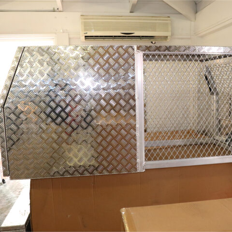 Heavy Duty Aluminium Half Canopy Tool Box for Sale Brisbane — image 8